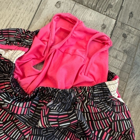 Nike Dri-Fit Tempo Girls Running Shorts Pink Black Abstract 6X - Picture 3 of 6